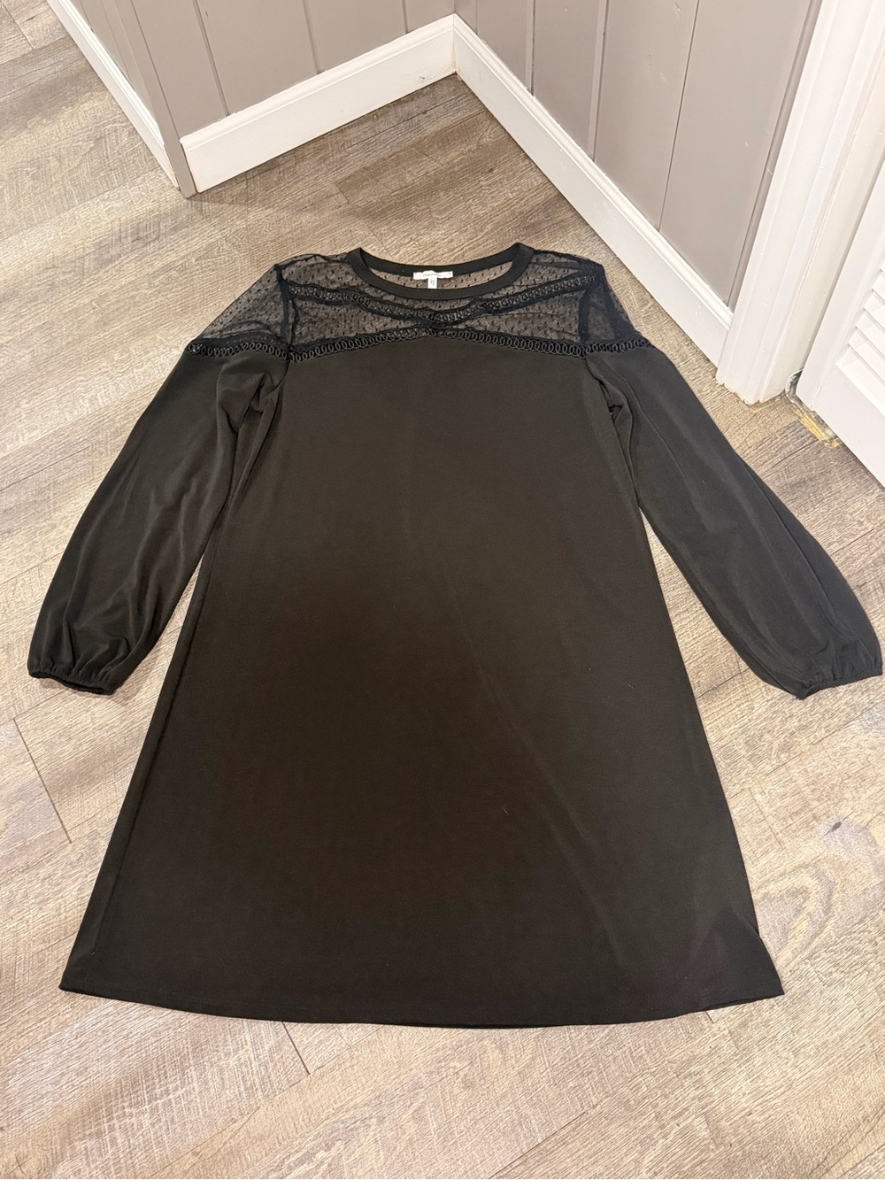 Maurices Black Lace Dot Yoke Long Sleeve Tunic Top Size Medium